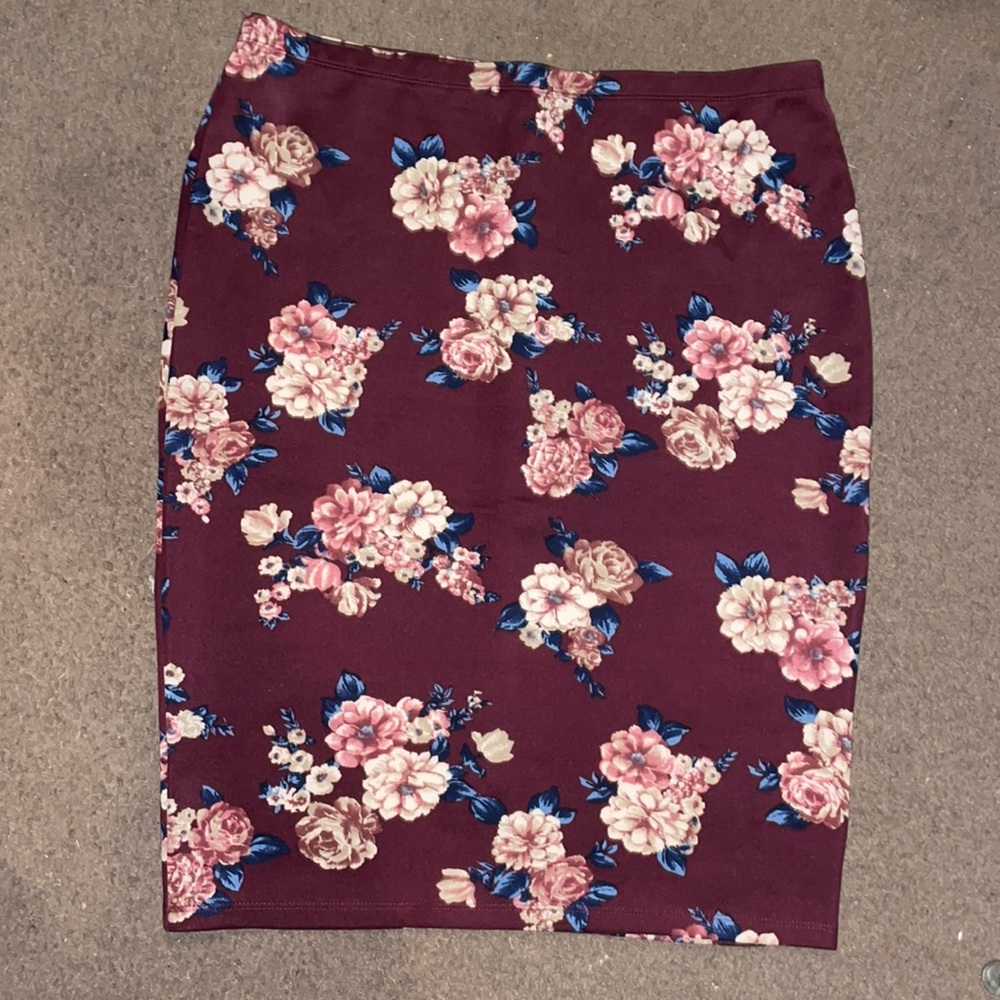 XL floral stretch pencil skirt gently worn